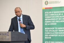 Découvrez comment l’OOAS harmonise les formations spécialisées en soins infirmiers et maïeutique au sein de la CEDEAO.