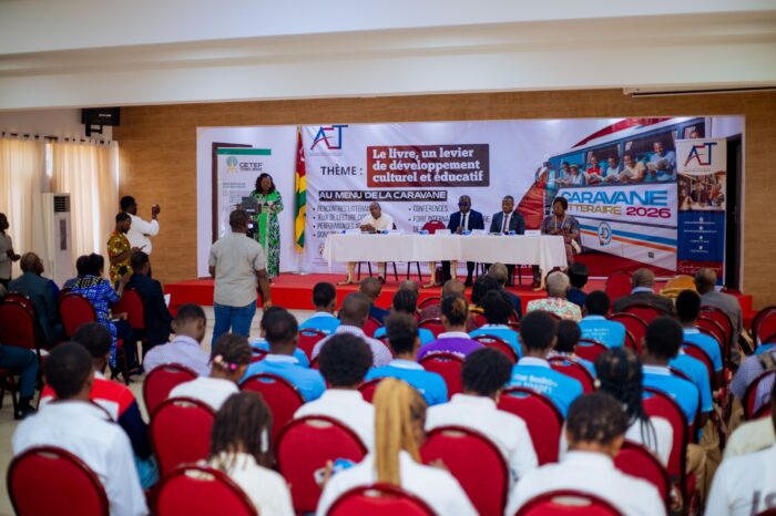 La Caravane Littéraire 2026 a été lancée au CETEF Togo 2000, réunissant des figures culturelles et institutionnelles.