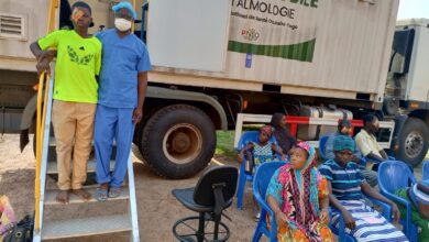 La campagne Haho offre une nouvelle chance de voir aux habitants de Wahala et Asrama grâce à des interventions chirurgicales.