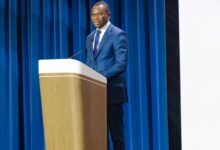 Benjamin Hounkpatin appelle à des financements locaux durables pour améliorer la santé en CEDEAO face à la baisse des aides.