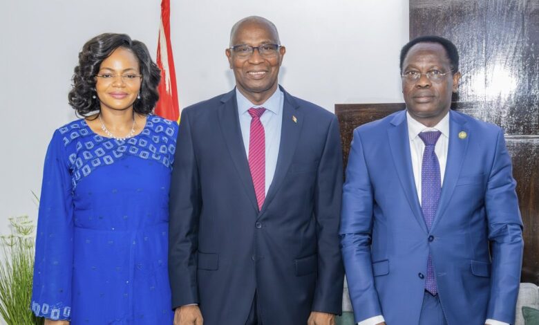 La coopération sanitaire régionale se renforce en Guinée avec la visite du directeur général de l’Organisation Ouest Africaine de la Santé, Melchior Athanase J. C. Aïssi.