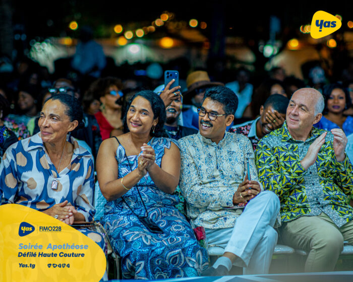 La 13ᵉ édition de Mode : Yas FIMO 228 célèbre la mode togolaise et son engagement à réinventer les traditions africaines.