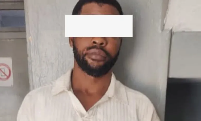 A. Kouassigno, alias « Wassigno », a été arrêté pour viol et associations criminelles à Lomé. En savoir plus sur cette affaire.