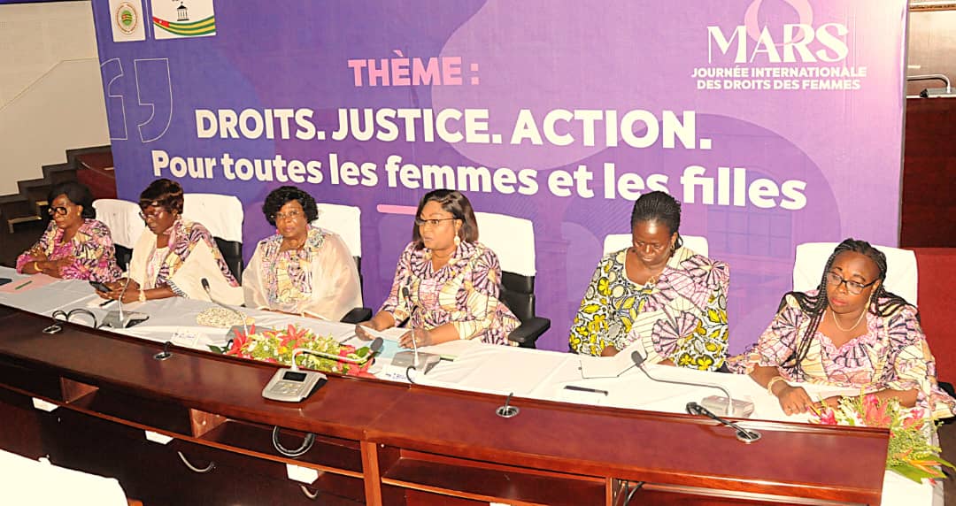 À l’occasion de la célébration en différé de la Journée internationale des droits des femmes (JIF 2026), le Caucus des femmes parlementaires, en collaboration avec l’Association des femmes de l’administration parlementaire (AFAP), a organisé le 30 mars 2026 à Lomé une rencontre d’échanges sur les réformes juridiques récentes.