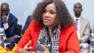 La ministre Sandra Ablamba Johnson apporte soutien et solidarité aux fidèles musulmans à Aného avec un don de vivres.