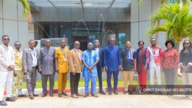 Explorez les échanges entre le Port Autonome de Lomé et l'OTR sur l'amélioration des services aux usagers et la gestion de la relation client.