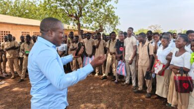 L’Université de Kara informe les lycéens des Savanes sur les opportunités de formation pour leur avenir académique.
