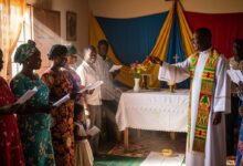 La Conférence des Évêques au Togo encadre la célébration de l’Eucharistie dans des lieux consacrés uniquement.
