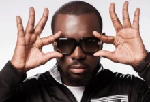 Le chanteur Gims placé en garde à vue en France pour des faits de blanchiment. Suivez les dernières nouvelles sur l'affaire.