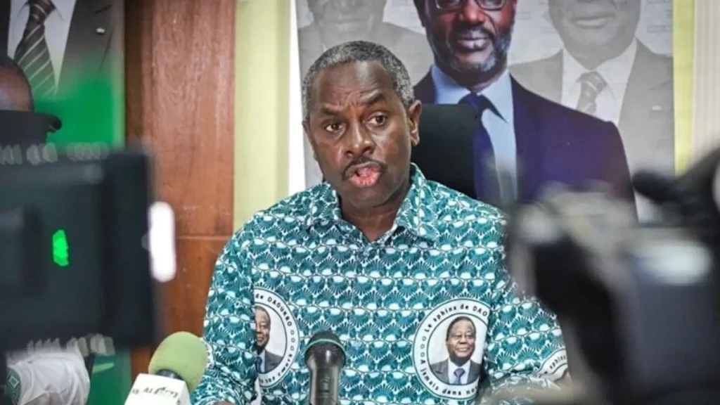 Le tribunal relaxe Calice Yapo, laissant de côté les accusations de trouble à l’ordre public et le rejet des décisions judiciaires.