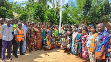 Le canton de Glidji, dans la commune Lacs 1, bénéficie désormais de nouvelles infrastructures d’éclairage public. Les autorités communales et l’Inades-Formation Togo ont procédé, le 12 mars 2026, à la réception provisoire de 25 lampadaires solaires installés dans plusieurs localités du canton.