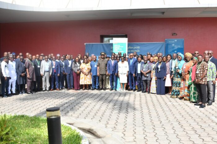 L'OOAS organise une session à Cotonou sur la santé communautaire, abordant l'équité et l'appropriation locale des soins.