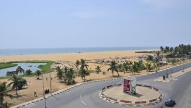 À Lomé, la plage Golfe 1 subit des changements. Découvrez comment les bars et restaurants se préparent à une transition délicate.