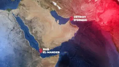 Découvrez comment plusieurs navires commerçants franchissent le détroit d’Ormuz malgré des tensions militaires croissantes.