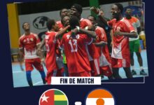 Les U20 du Togo remportent une victoire face au Niger lors de l'IHF Trophy Togo 2026. Une fin de match haletante.