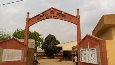  L’Institut national d’assurance maladie, dans le cadre du déploiement de l’Assurance maladie universelle (AMU), poursuit le renforcement de ses services de proximité avec l’ouverture d’un nouveau bureau au Centre Hospitalier Préfectoral de Notsè, opérationnel depuis le 1er avril 2026.