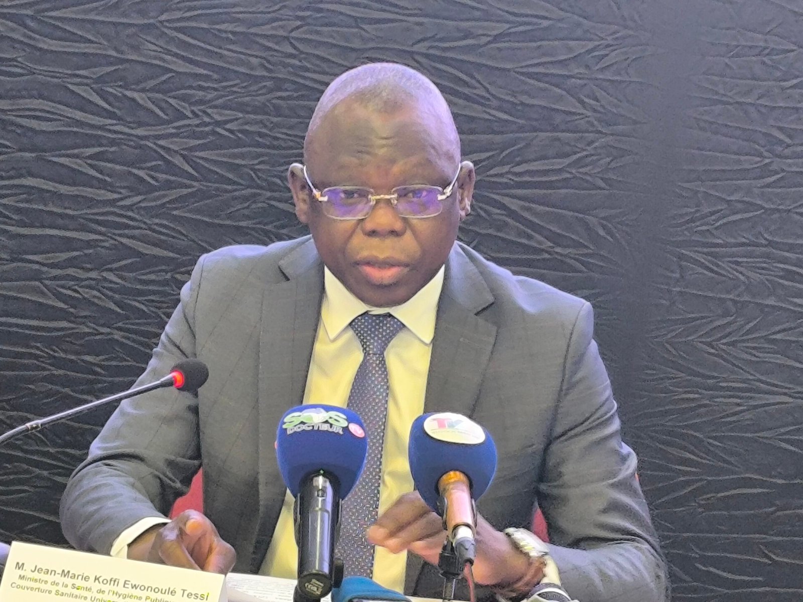 Le ministre Jean-Marie Tessi dénonce les perceptions illégales lors des contrôles sanitaires aux frontières du Togo.