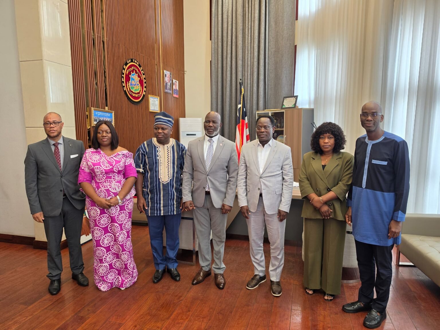 L’OOAS intensifie son plaidoyer au Libéria pour améliorer la santé mère-enfant et promouvoir un financement innovant.