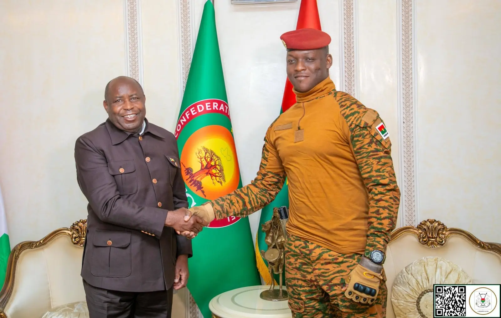 Ibrahim Traoré et Évariste Ndayishimiye renforcent le dialogue entre l'AES et l'Union africaine lors d'une visite clé à Ouagadougou.