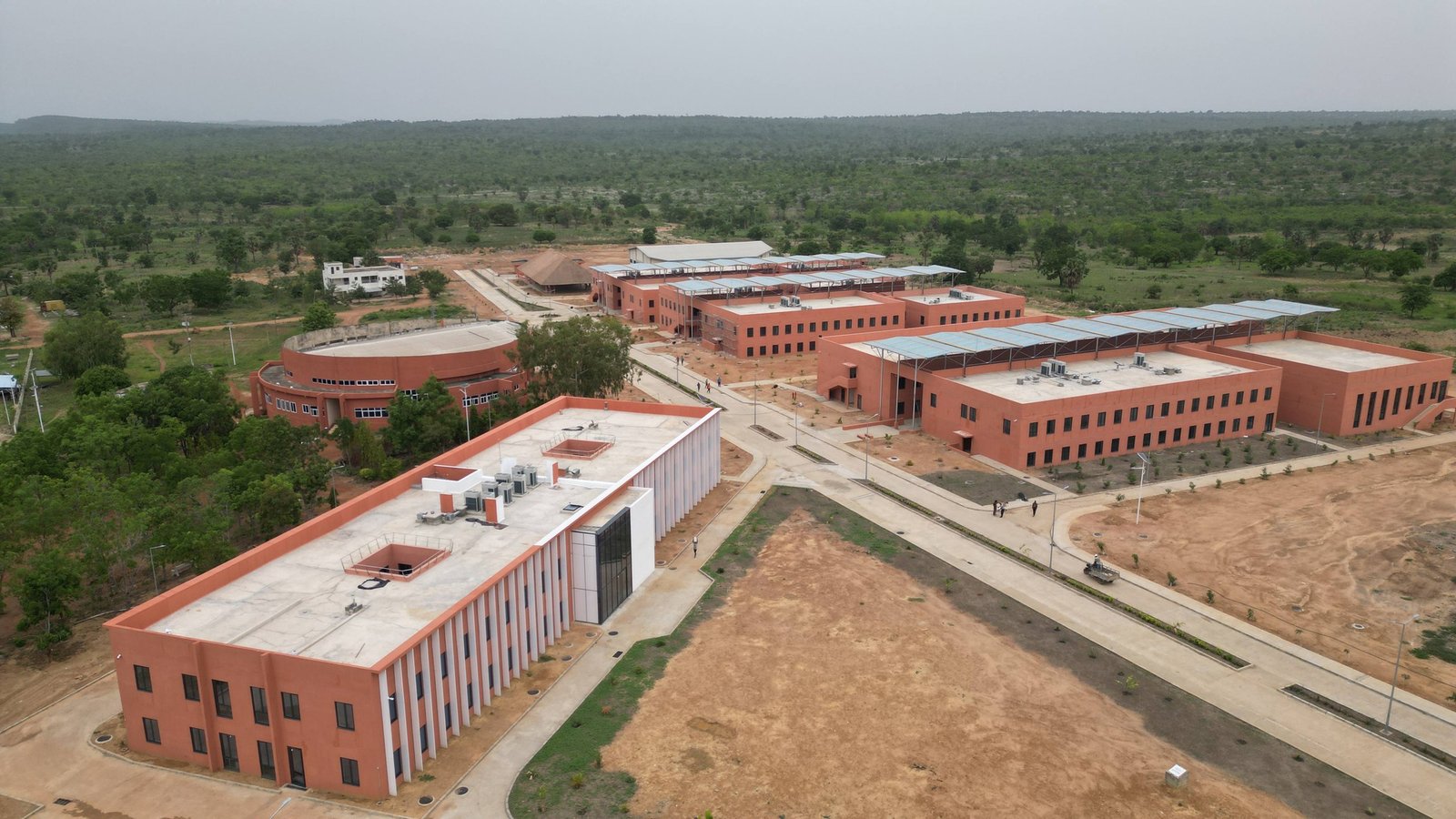 Faure Essozimna Gnassingbé inaugure un complexe moderne à l’Université de Kara, renforçant l'enseignement supérieur au Togo.