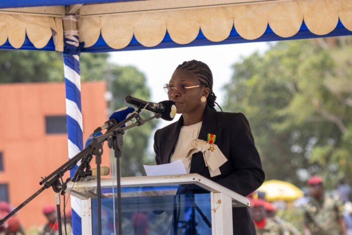 La présidente Prénam Houzou-Mouzou de l’Université de Kara est élevée au rang d’Officier de l’Ordre du Mono. Découvrez pourquoi.