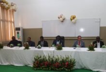 La conférence académique de l'Université de Lomé aborde développement, géopolitique et enjeux internationaux du dollar.