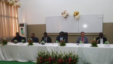 La conférence académique de l'Université de Lomé aborde développement, géopolitique et enjeux internationaux du dollar.