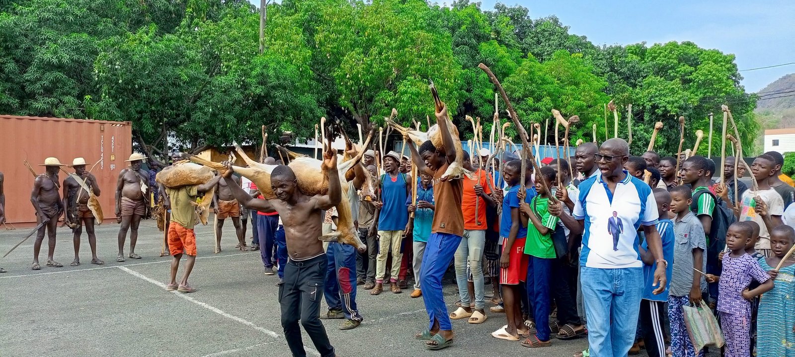La cérémonie de la chasse traditionnelle en pays Kabyè a eu lieu avec Faure Gnassingbé. Apprenez-en davantage sur cet événement.