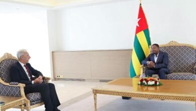Le Président togolais et le représentant de l'Union européenne échangent sur la coopération face aux défis du Sahel.