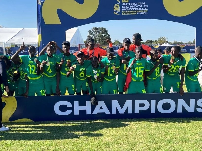 Le Sénégal triomphe au Championnat d’Afrique scolaire 2026 en battant l’Ouganda aux tirs au but après une finale intense.