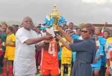 Revivez la finale du tournoi féminin Halou-fè où Kara : la FLESH sacrée a brillé sous les applaudissements de la foule.
