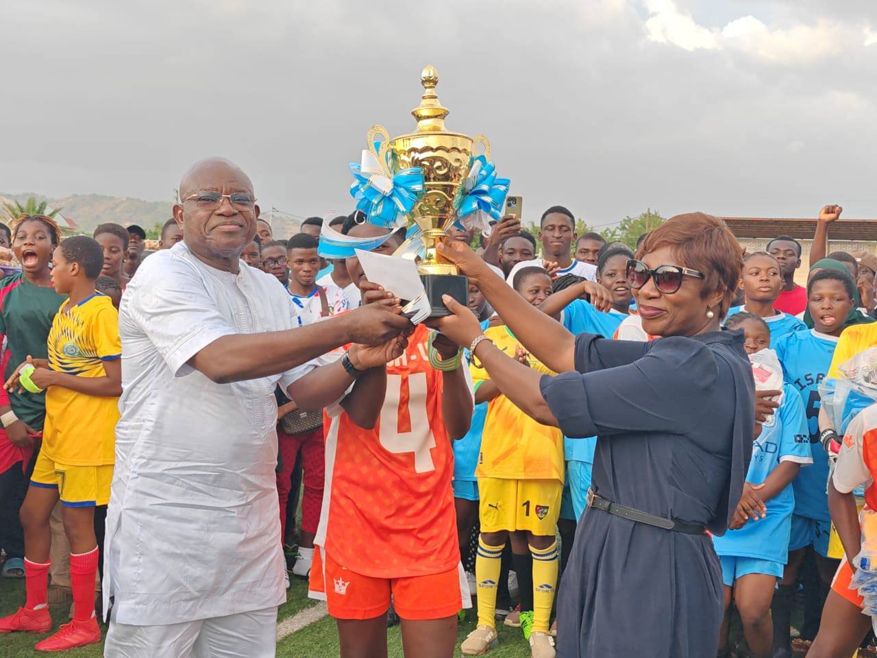 Revivez la finale du tournoi féminin Halou-fè où Kara : la FLESH sacrée a brillé sous les applaudissements de la foule.