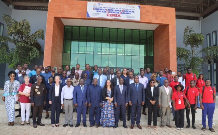 Le projet STELLA à l'Université de Lomé révolutionne l'enseignement technologique pour une nouvelle génération de compétences.