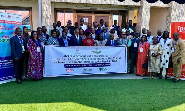 Découvrez les réflexions des sénateurs sur le DSSR au Togo et l'amélioration du cadre légal pour la santé reproductive.