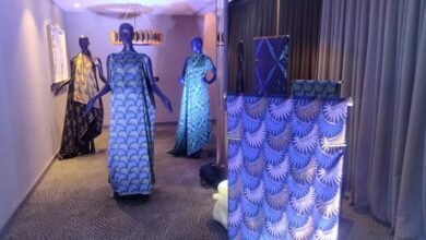 Découvrez la nouvelle collection haut de gamme « Radiance » de Vlisco à Lomé, alliant élégance et raffinement africains.