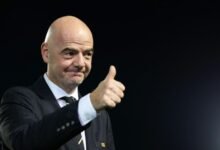 L'ASCK reçoit les félicitations de Gianni Infantino pour son titre de champion. Découvrez cette performance historique.