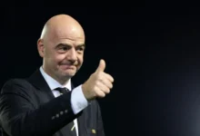 L'ASCK reçoit les félicitations de Gianni Infantino pour son titre de champion. Découvrez cette performance historique.