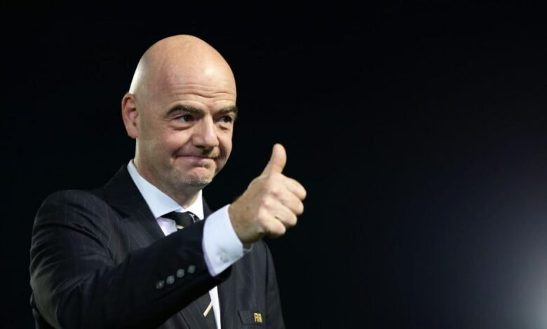 L'ASCK reçoit les félicitations de Gianni Infantino pour son titre de champion. Découvrez cette performance historique.