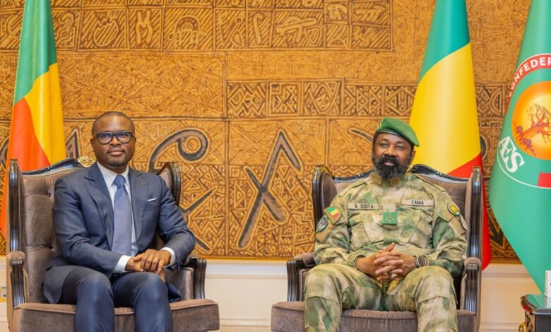 Romuald Wadagni au Mali : visite d’amitié et de travail avec les honneurs par Assimi Goïta, une rencontre historique.