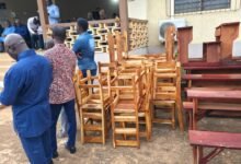 L'initiative de Bassar : UNIR pour fournir du matériel scolaire et des motos améliore les infrastructures éducatives et sécuritaires.