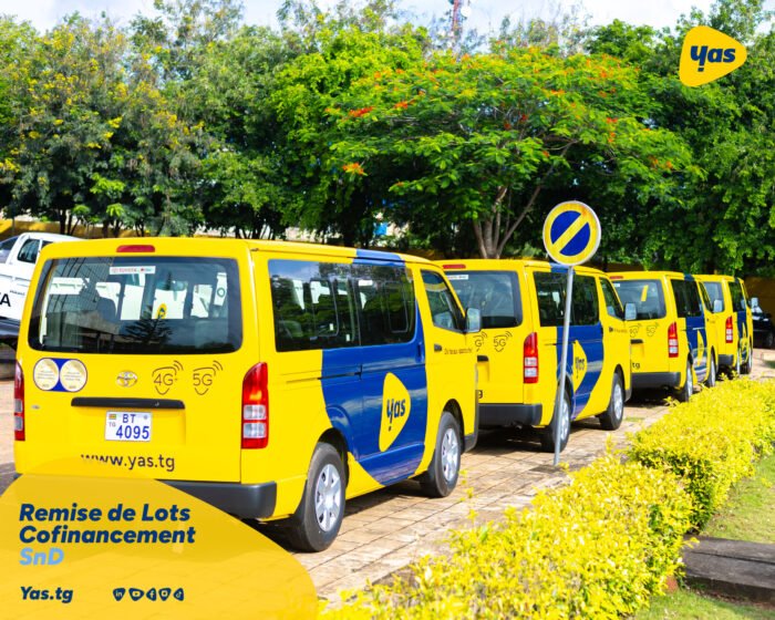 Yas Togo renforce son réseau de distribution avec six nouveaux véhicules pour améliorer la logistique et les services.