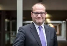 Rémy Rioux pressenti pour diriger l’ambassade de France à Abidjan. Découvrez son parcours et ses réalisations en Côte d’Ivoire.