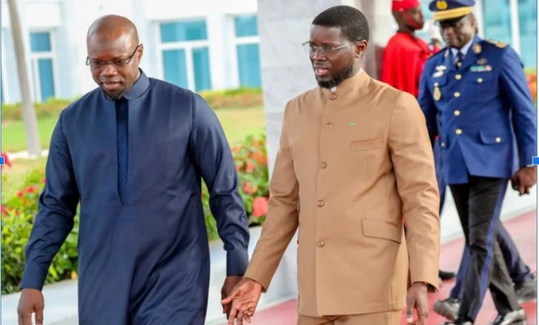 Après l'adoption de la révision constitutionnelle, Ousmane Sonko interpelle Bassirou Diomaye Faye sur des divergences essentielles.