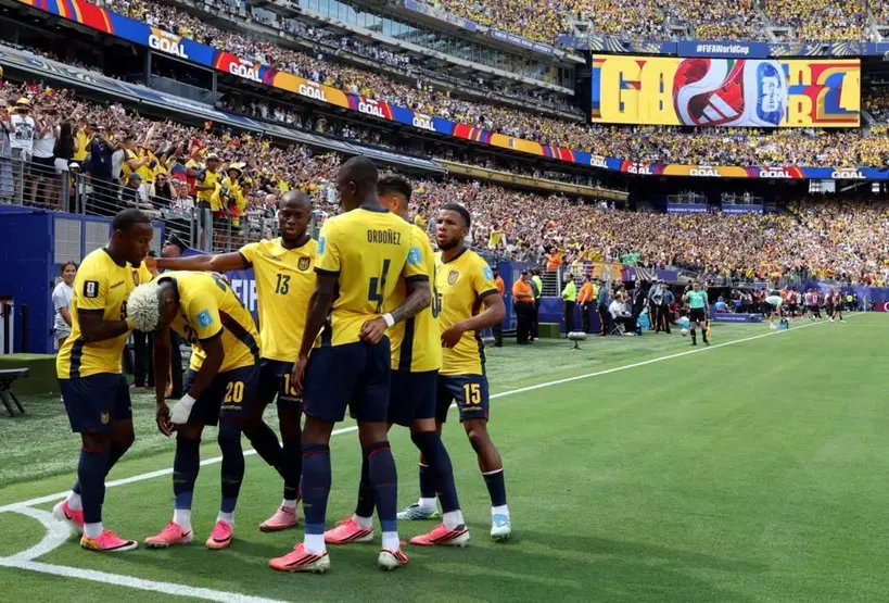 L'Équateur crée la surprise au Mondial 2026 en battant l'Allemagne (2-1) et se qualifie pour les seizièmes de finale.