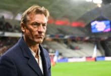 La Tunisie limoge Sabri Lamouchi après la défaite contre la Suède. Découvrez le nouveau coach, Hervé Renard, pour le Mondial 2026.