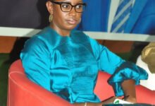 Djireye Clotilde Coly prend les rênes de la Jeunesse et des Sports au Sénégal, un rôle clé avant les Jeux olympiques de la Jeunesse.