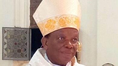 Le Diocèse de Kpalimé attend une décision cruciale ce vendredi concernant l'avenir de Mgr Alowonou et la gouvernance diocésaine.