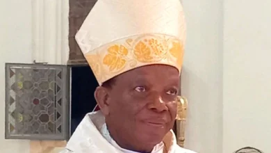Le Diocèse de Kpalimé attend une décision cruciale ce vendredi concernant l'avenir de Mgr Alowonou et la gouvernance diocésaine.