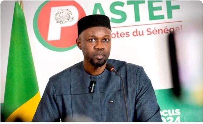 Analyse des tensions au Sénégal concernant les ministres de Pastef qui maintiennent leurs postes malgré les sanctions à venir.