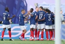 La France remporte la Coupe du monde 2026 en battant la Suède 3-0 et se qualifie pour les huitièmes de finale.